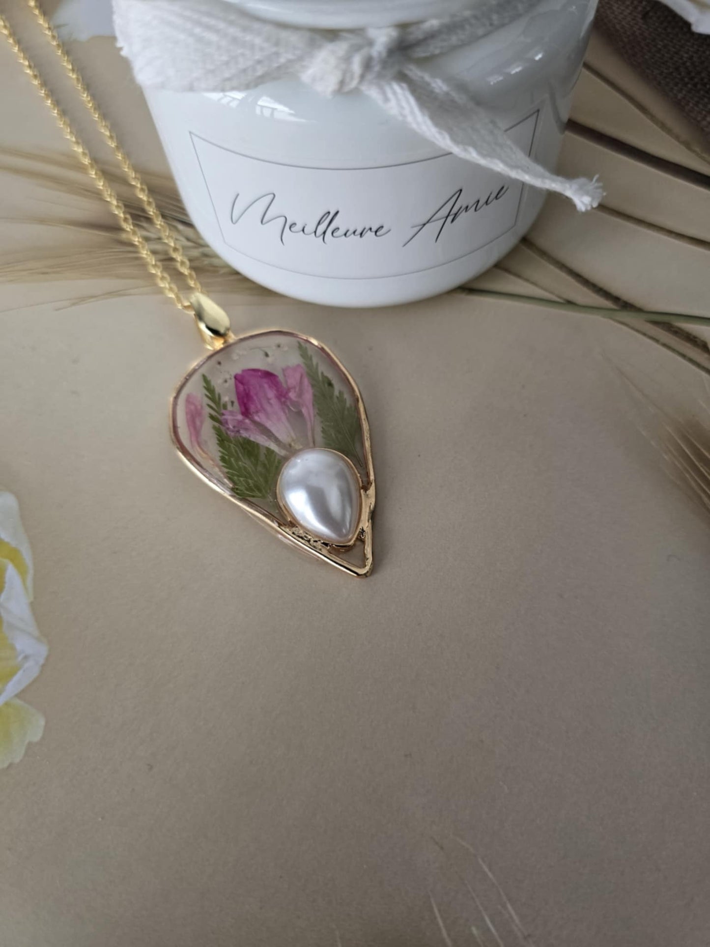 Pendentif floral avec perle de fantaisie