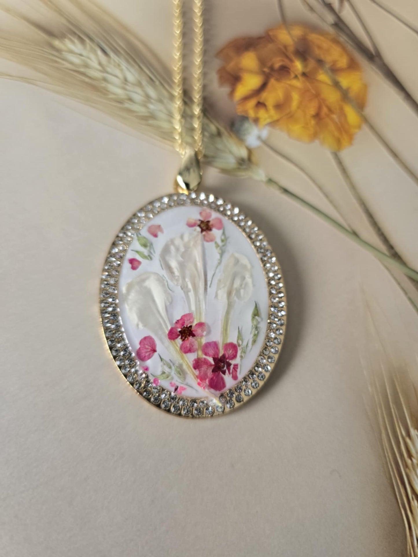 Pendentif floral ovale