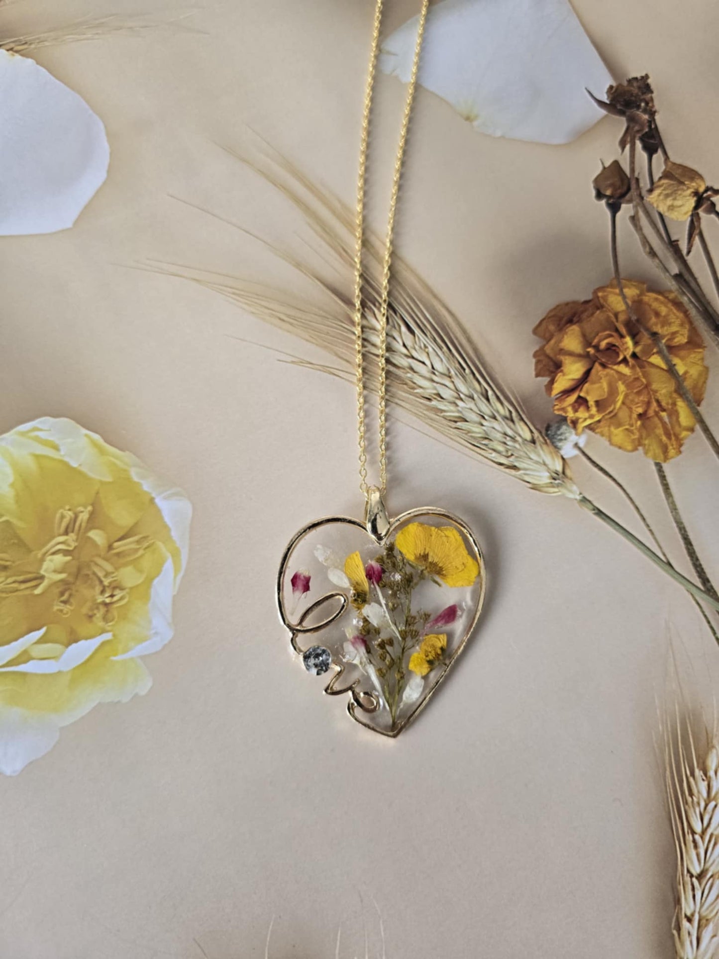 Pendentif love floral jaune