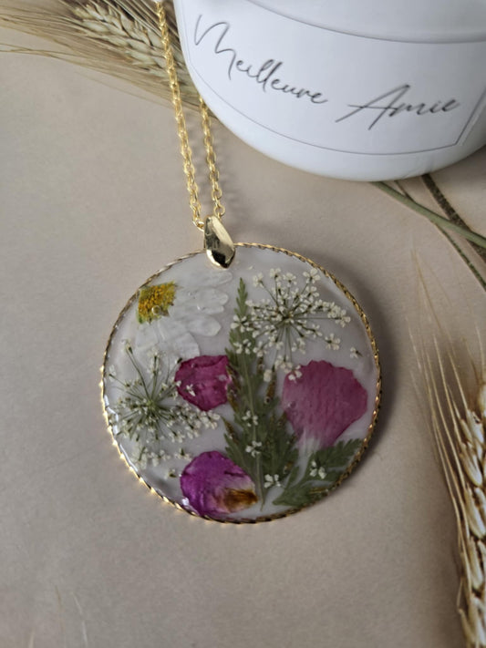 Pendentif feuillage floral