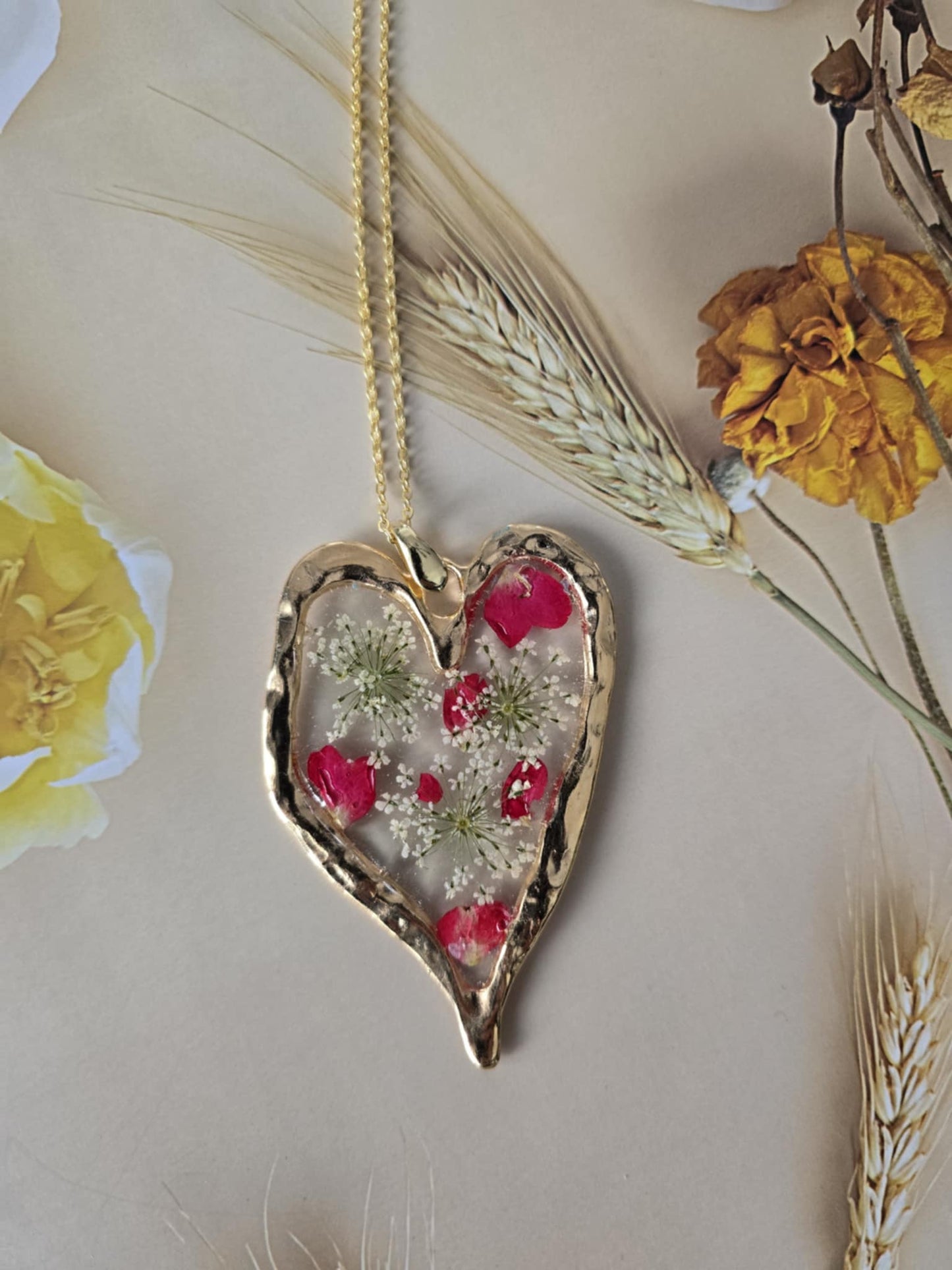 Pendentif amour fleur pétales