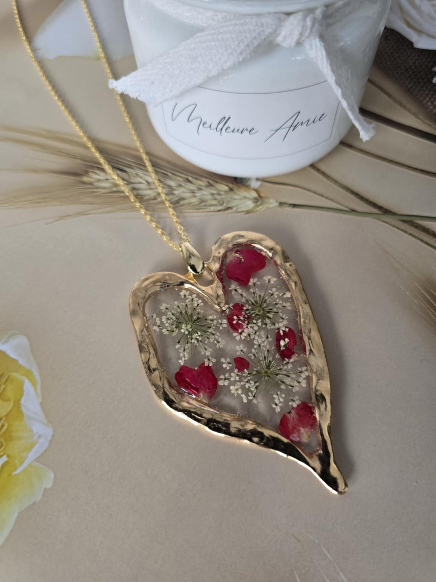 Pendentif amour fleur pétales