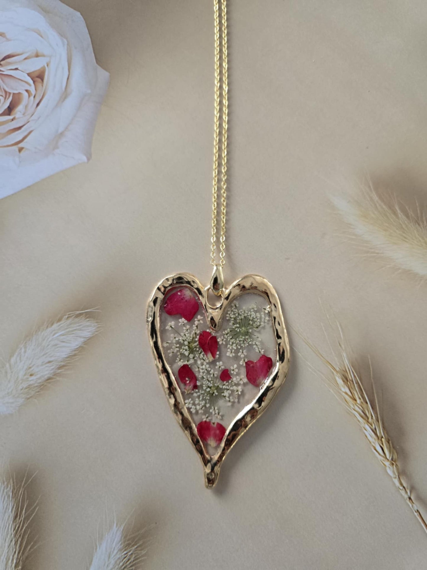 Pendentif amour fleur pétales