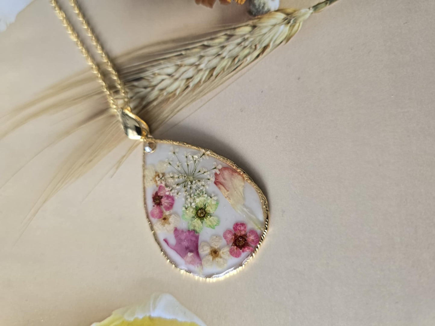 Pendentif goutte petite fleur