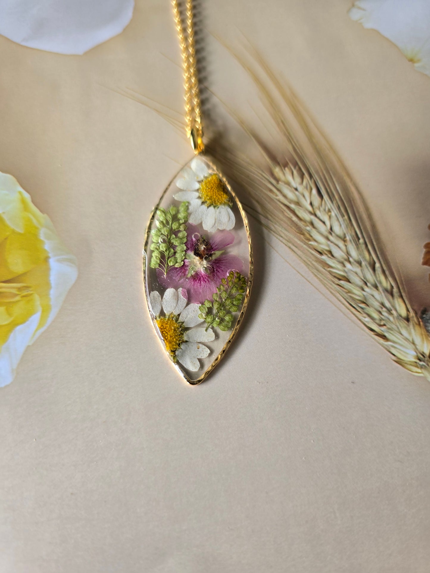 pendentif charmante romance floral