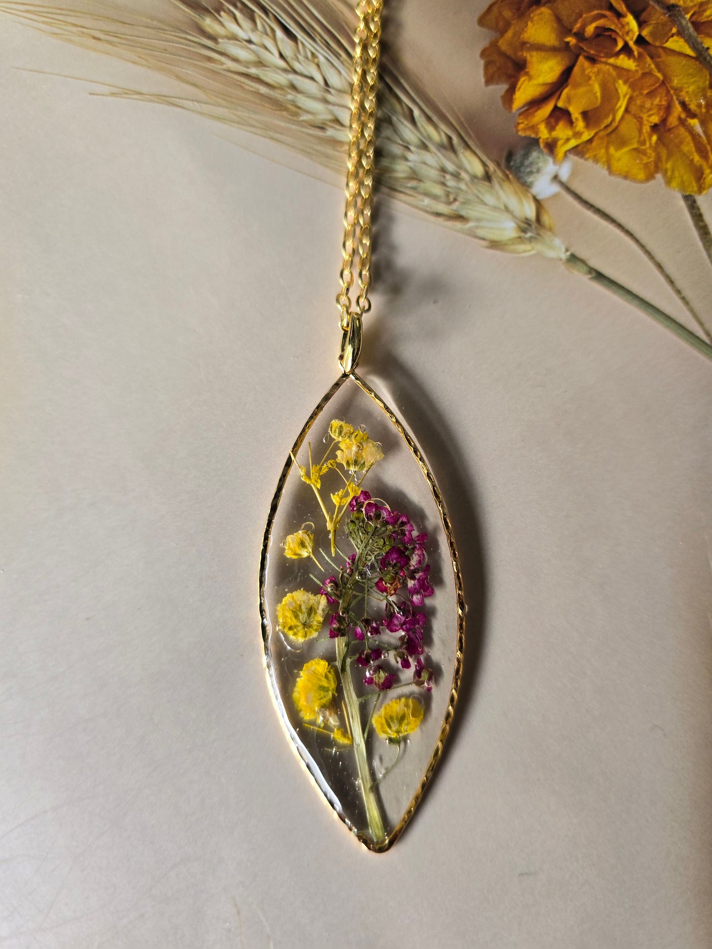 pendentif floral la vie est belle