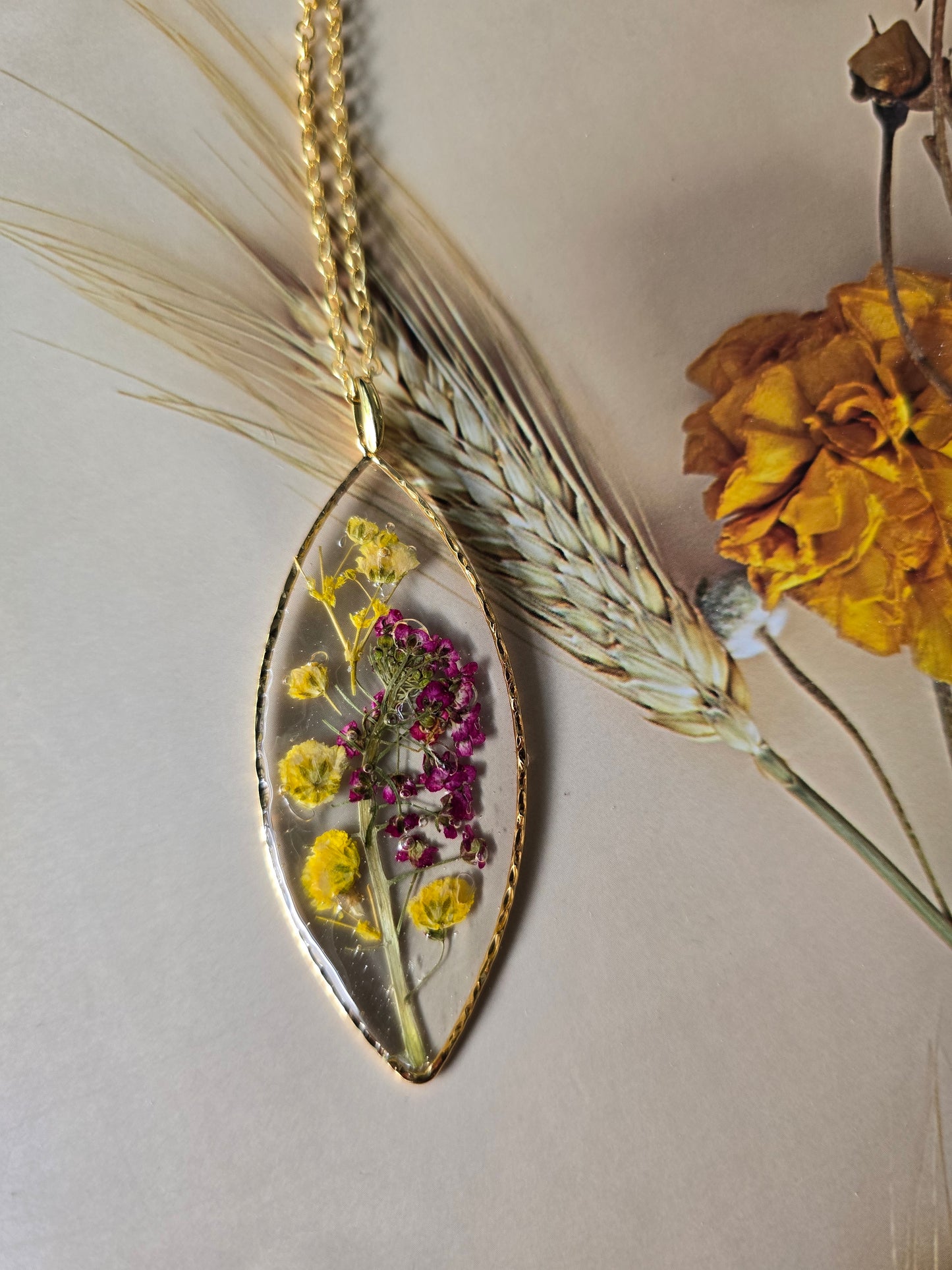 pendentif floral la vie est belle