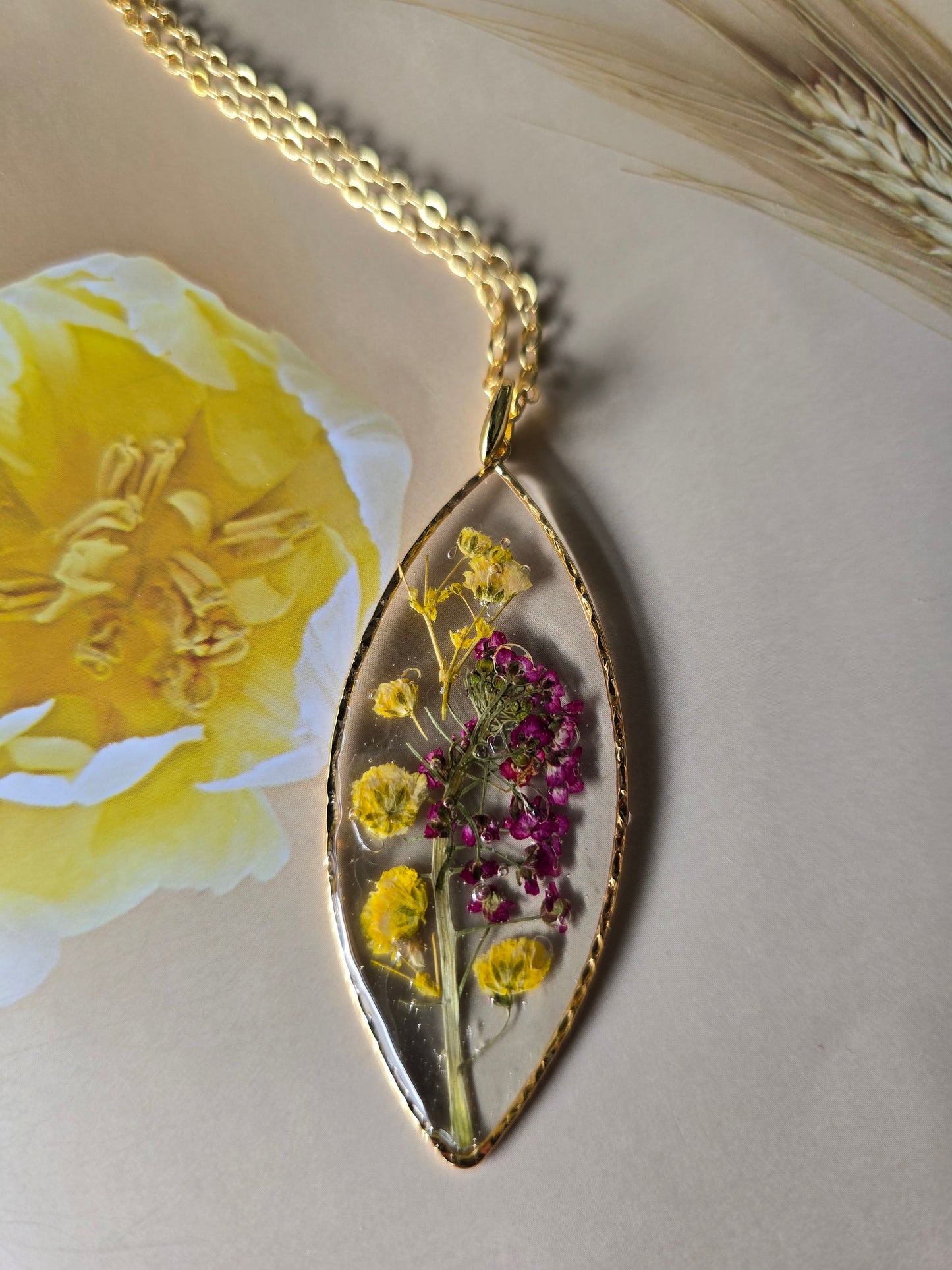 pendentif floral la vie est belle