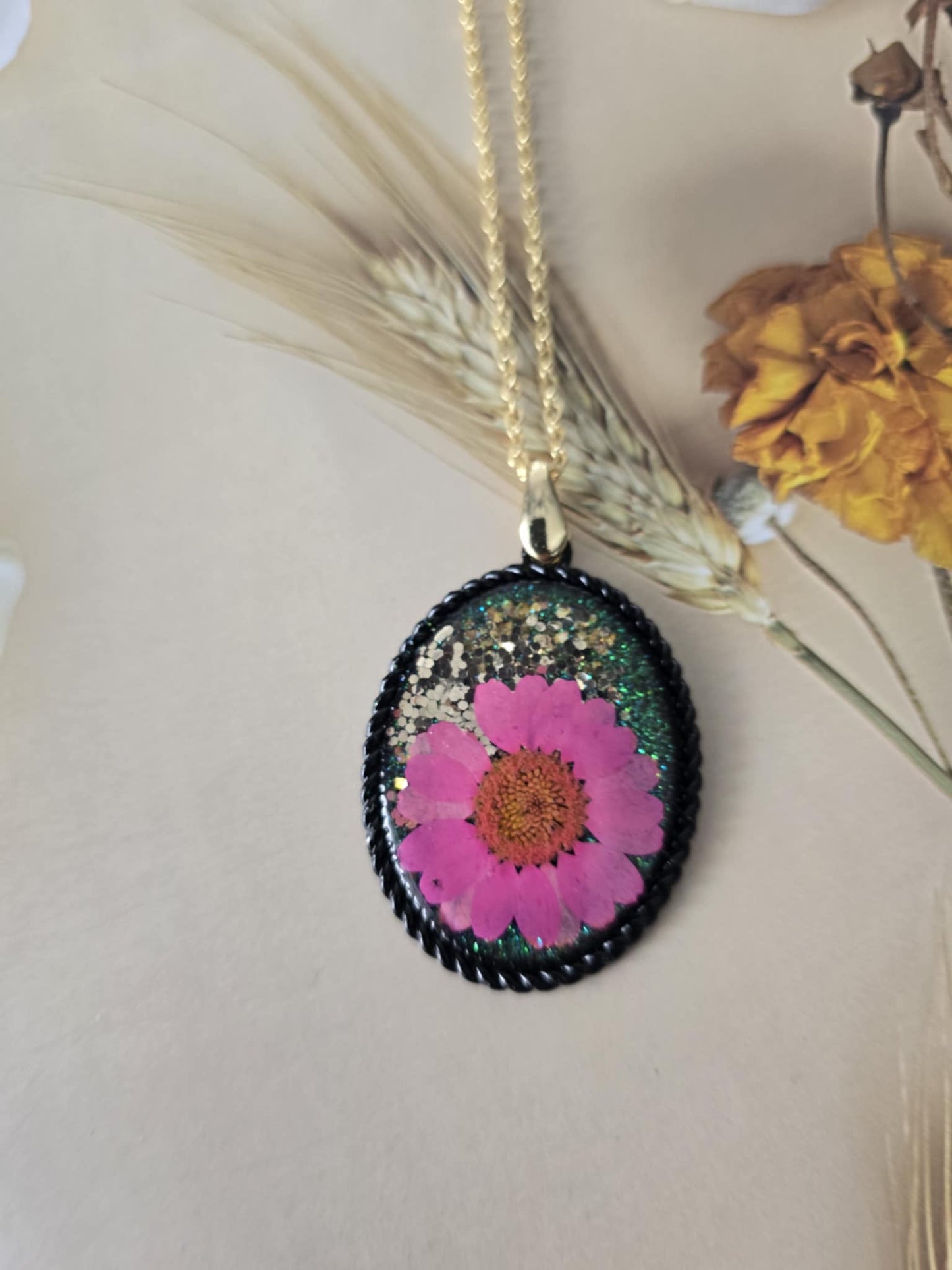 Pendentif marguerite rose