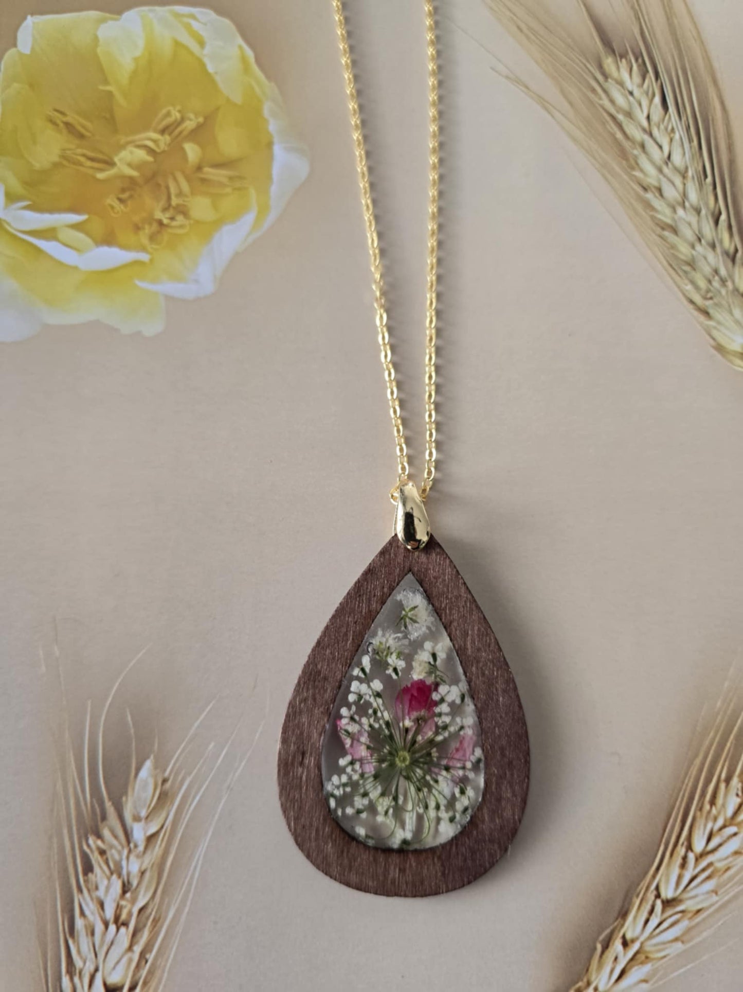 Pendentif boiserie floral