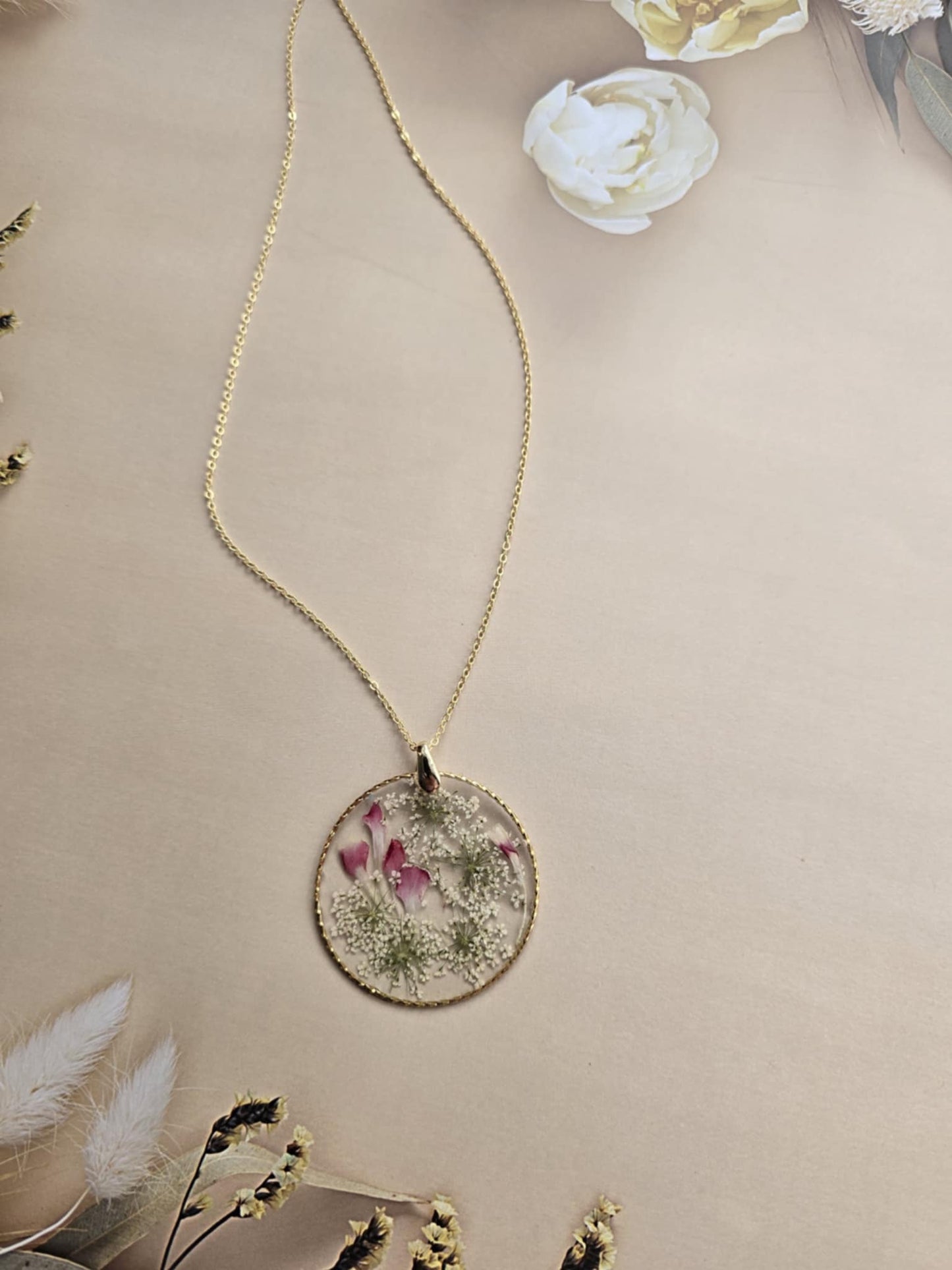 Pendentif brise floral