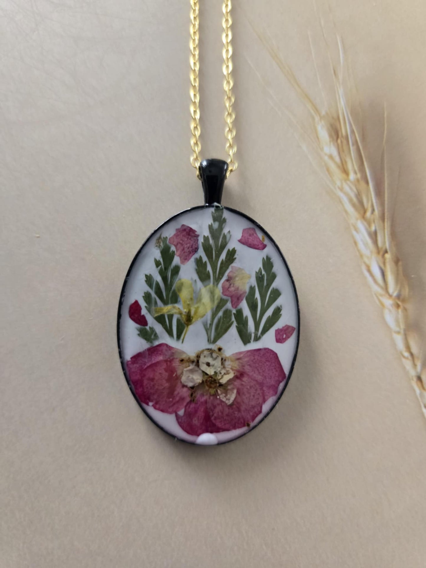 Pendentif rose floral