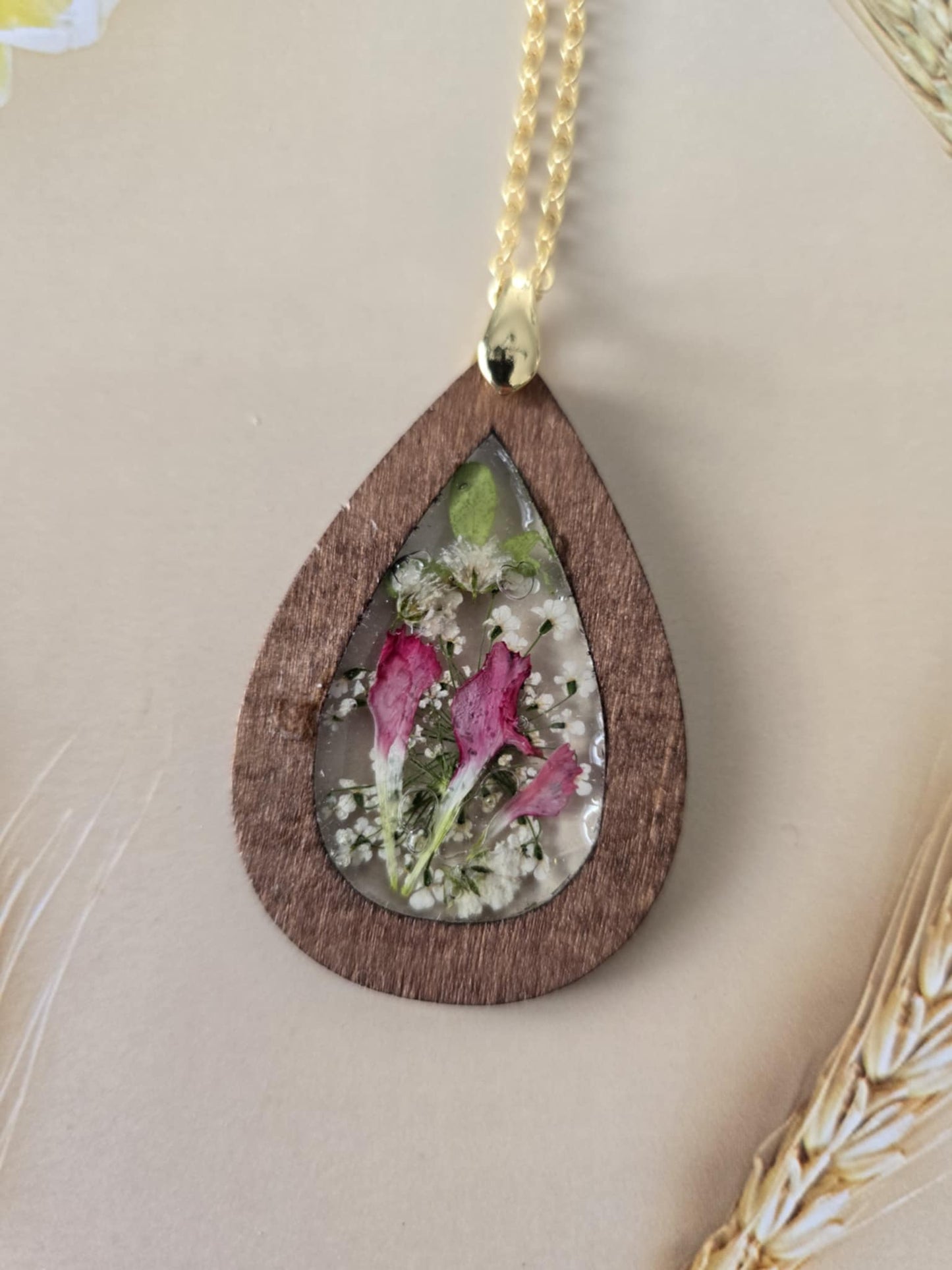 Pendentif floral romance boisé
