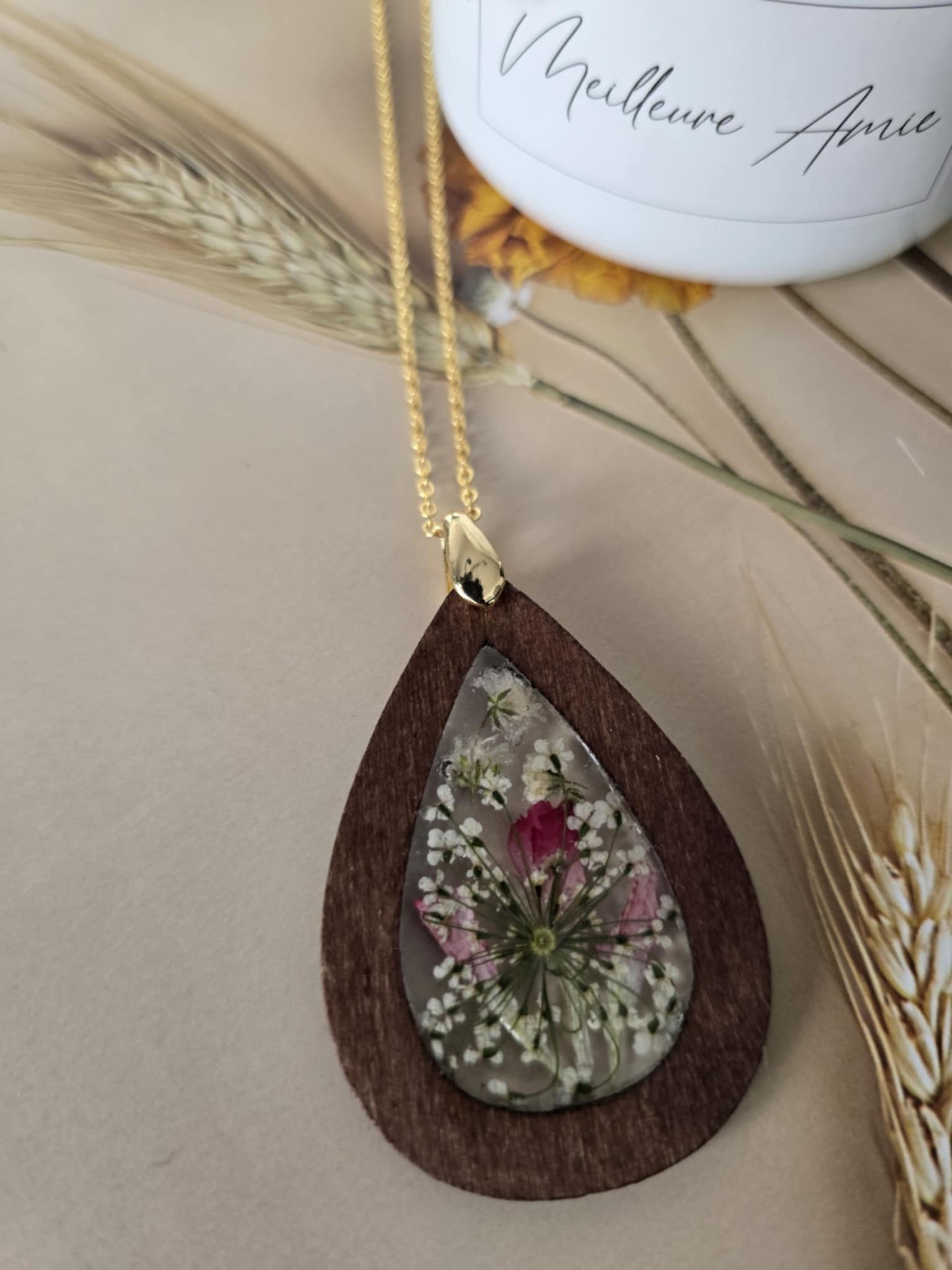 Pendentif boiserie floral