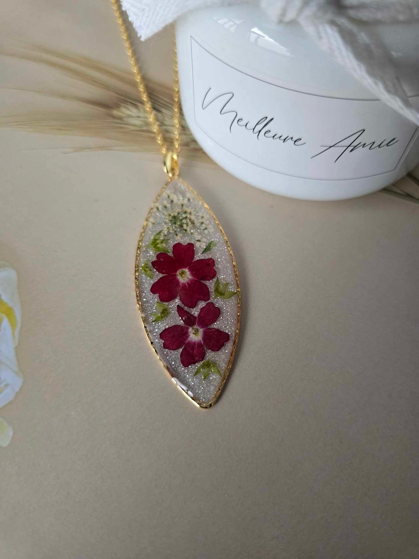 Pendentif petites fleurs avec brillance