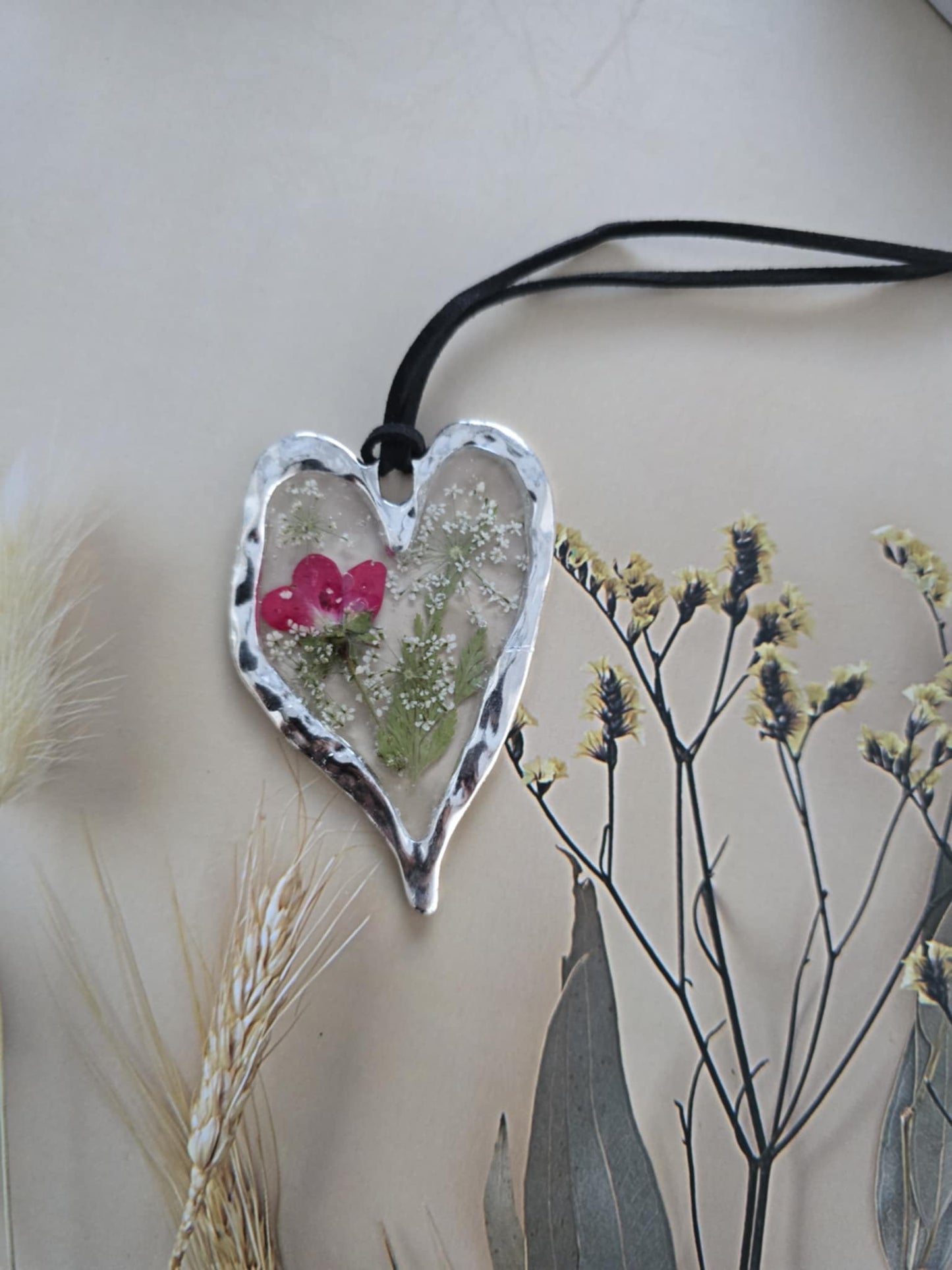 pendentif argenté floral unique