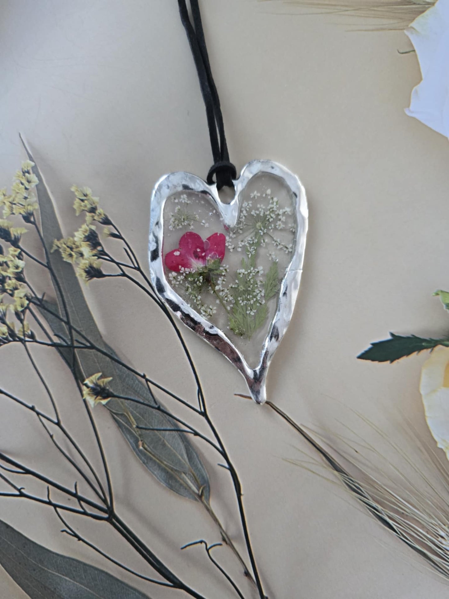 pendentif argenté floral unique