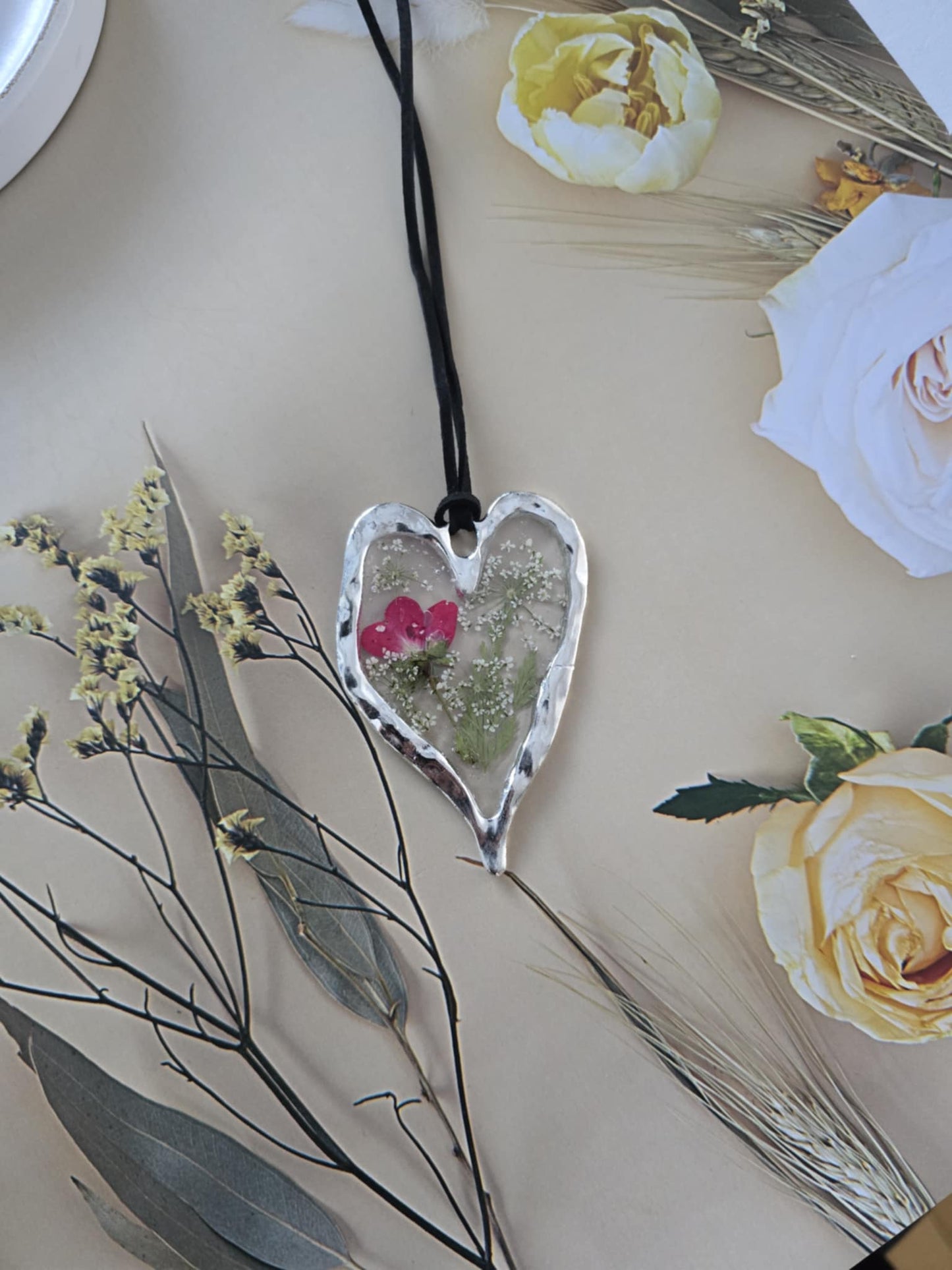 pendentif argenté floral unique