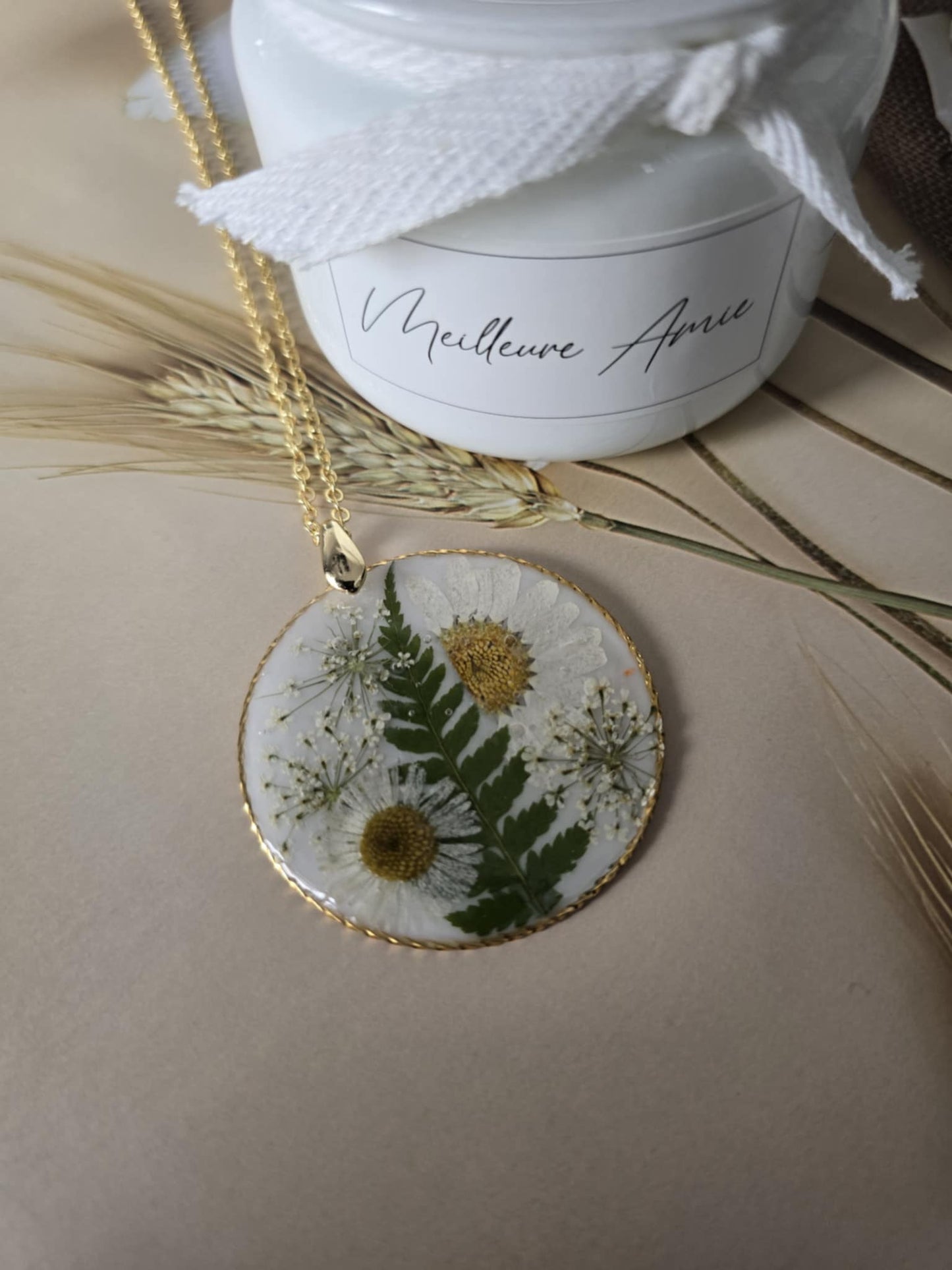 Pendentif feuillage de Marguerite