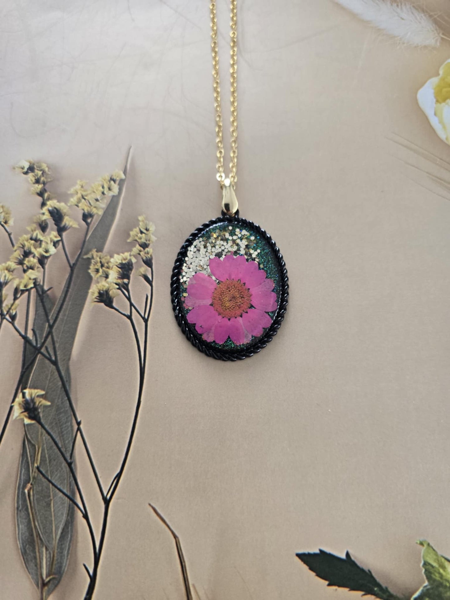 Pendentif marguerite rose