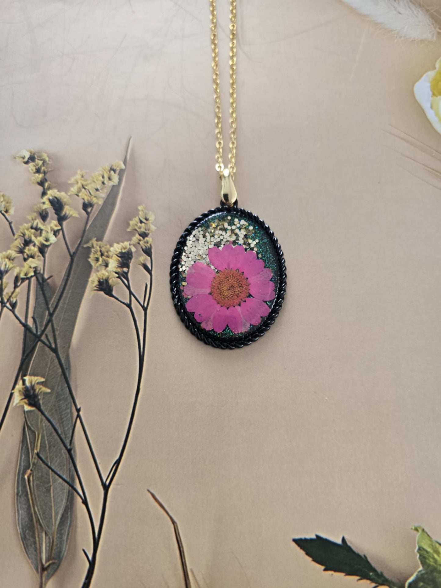 Pendentif marguerite rose