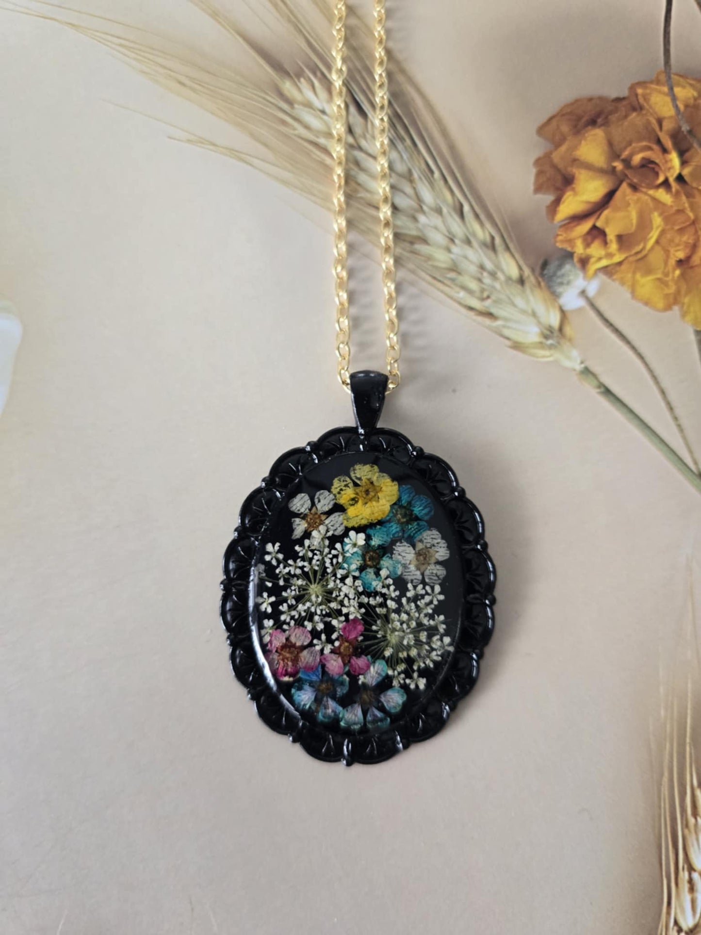 Pendentif floral amical
