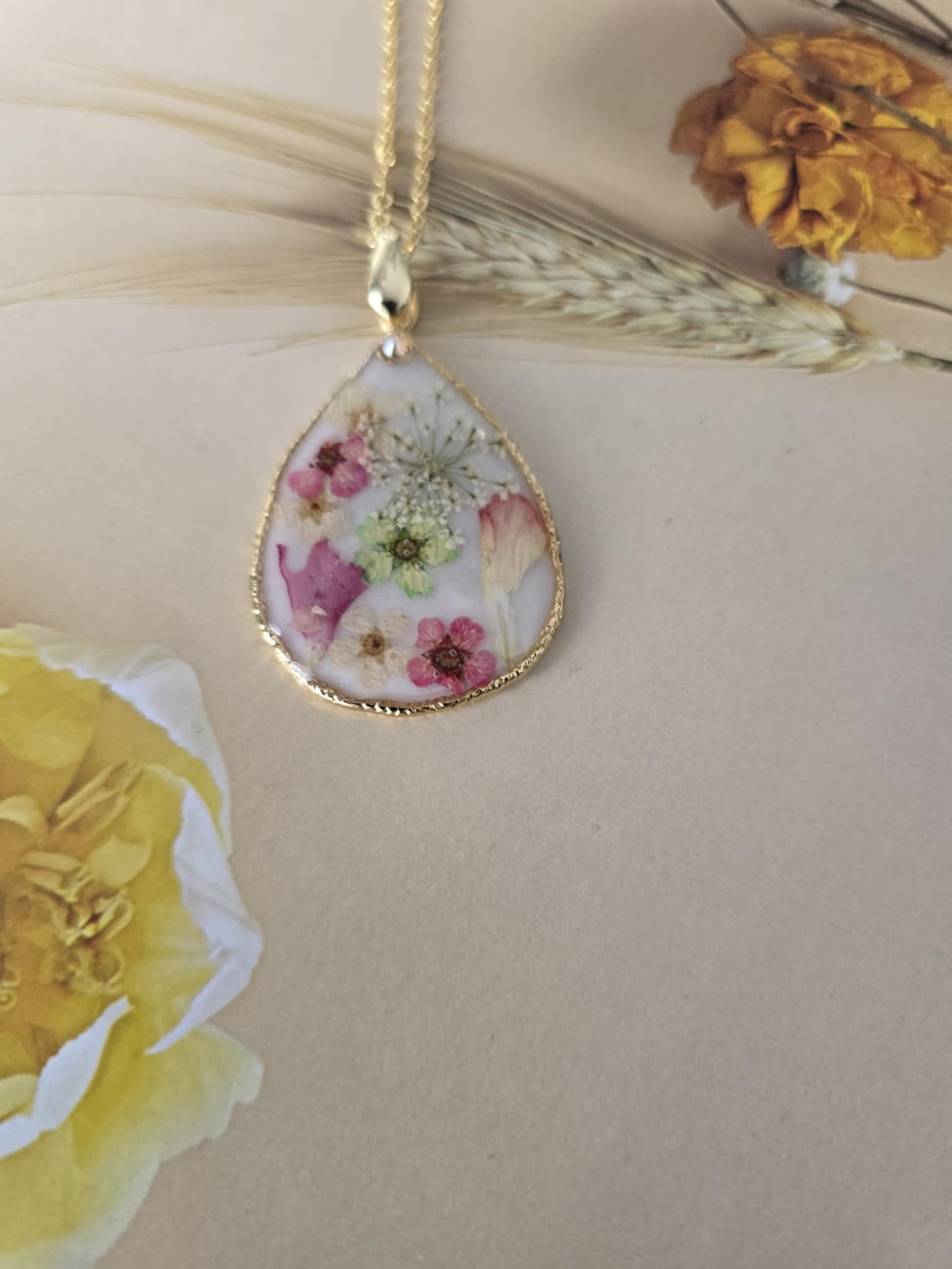 Pendentif goutte petite fleur