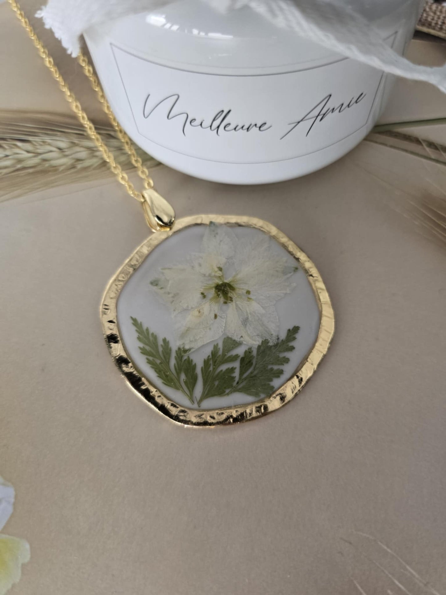 Pendentif fleur verdure chic