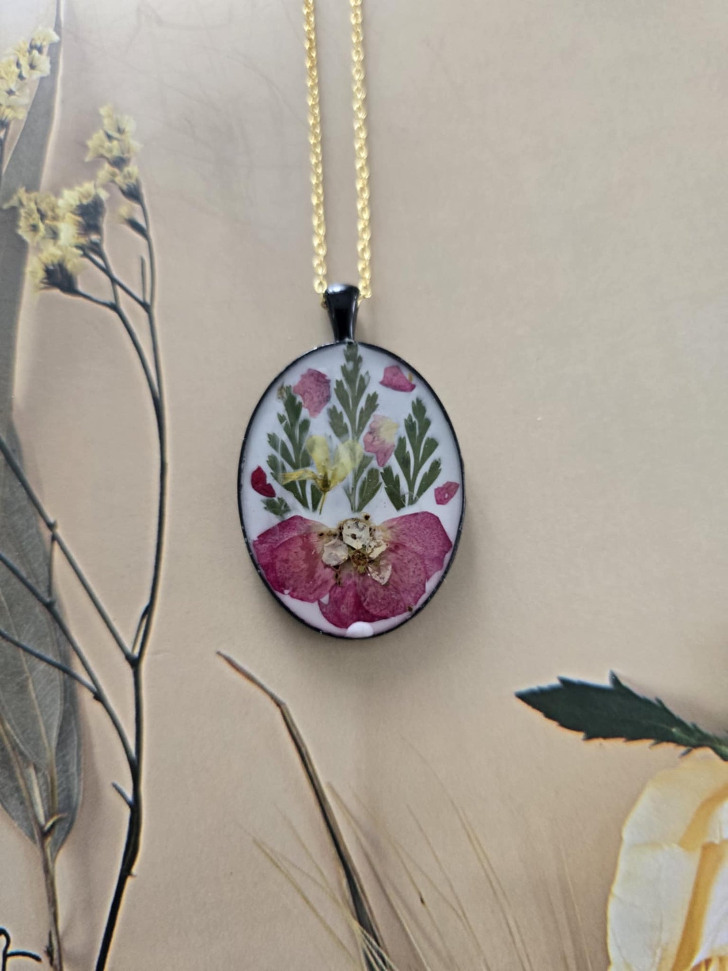 Pendentif rose floral