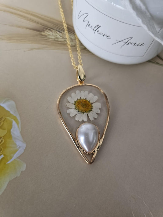 Pendentif perle synthétique marguerite