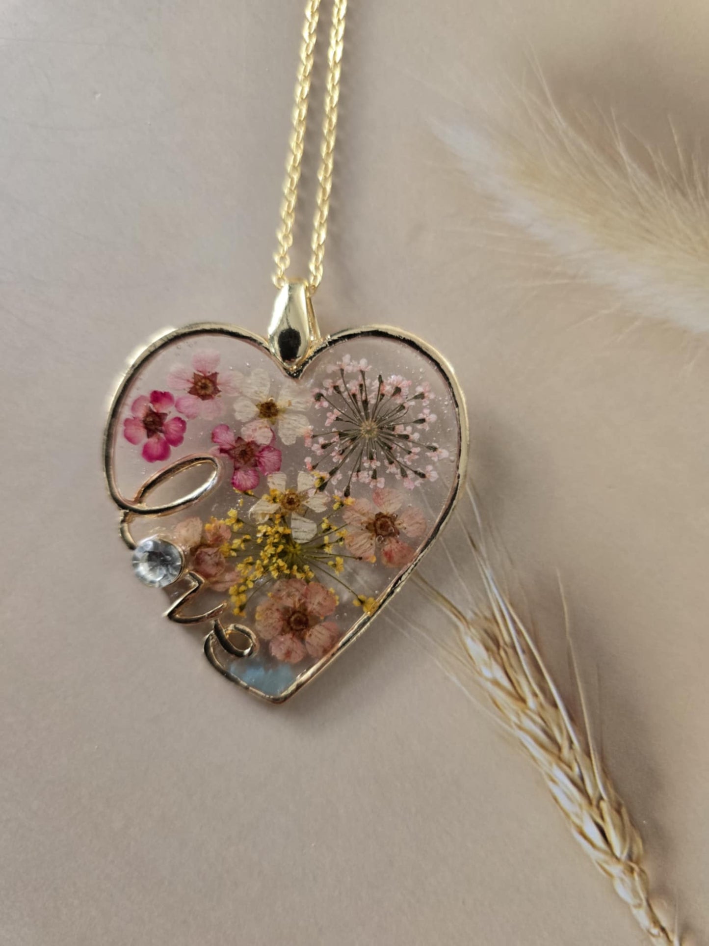Pendentif love petites fleurs