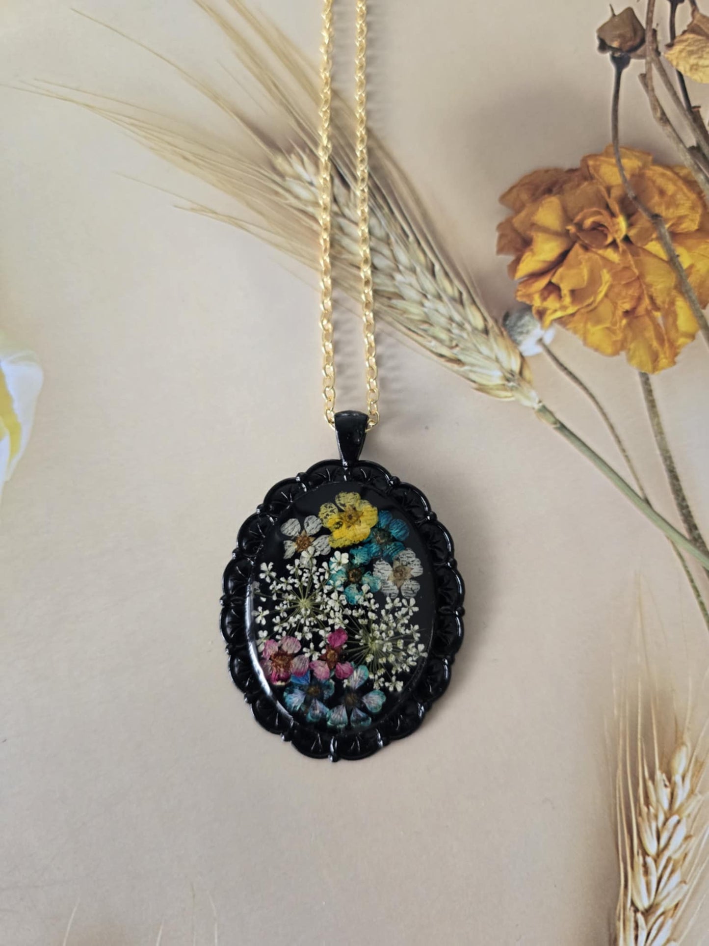 Pendentif floral amical