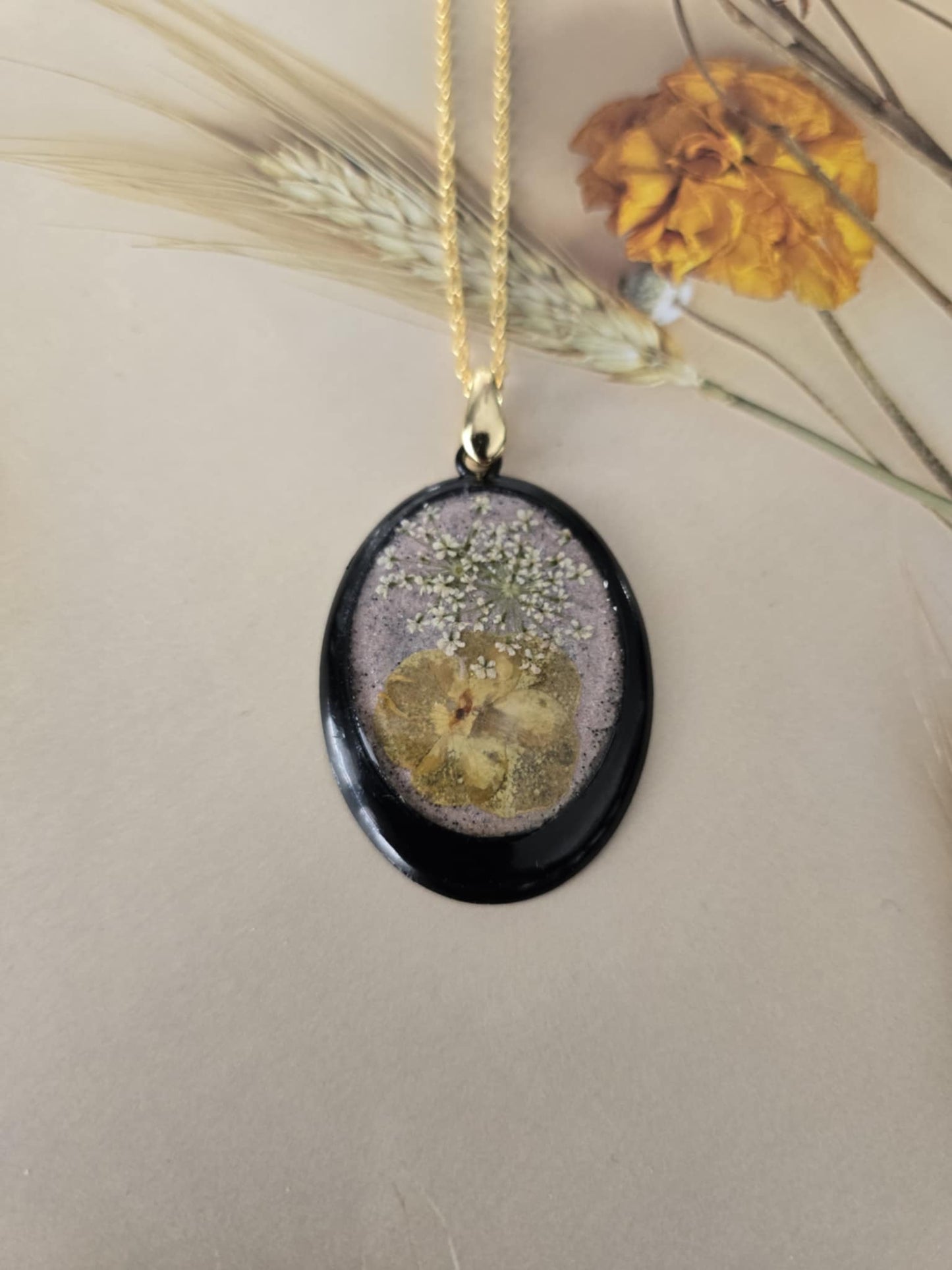 Pendentif noir floral pure nature