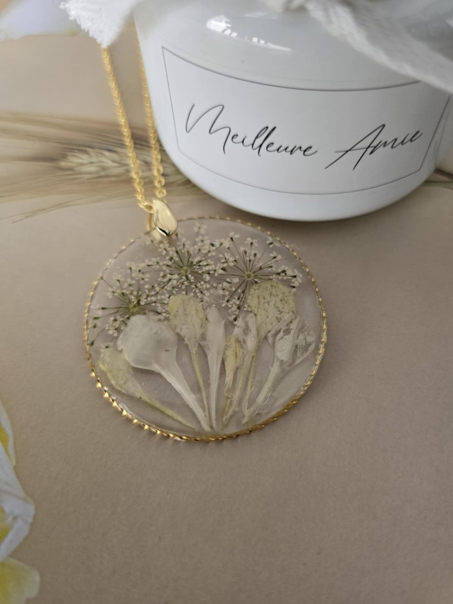 Pendentif floral exquis