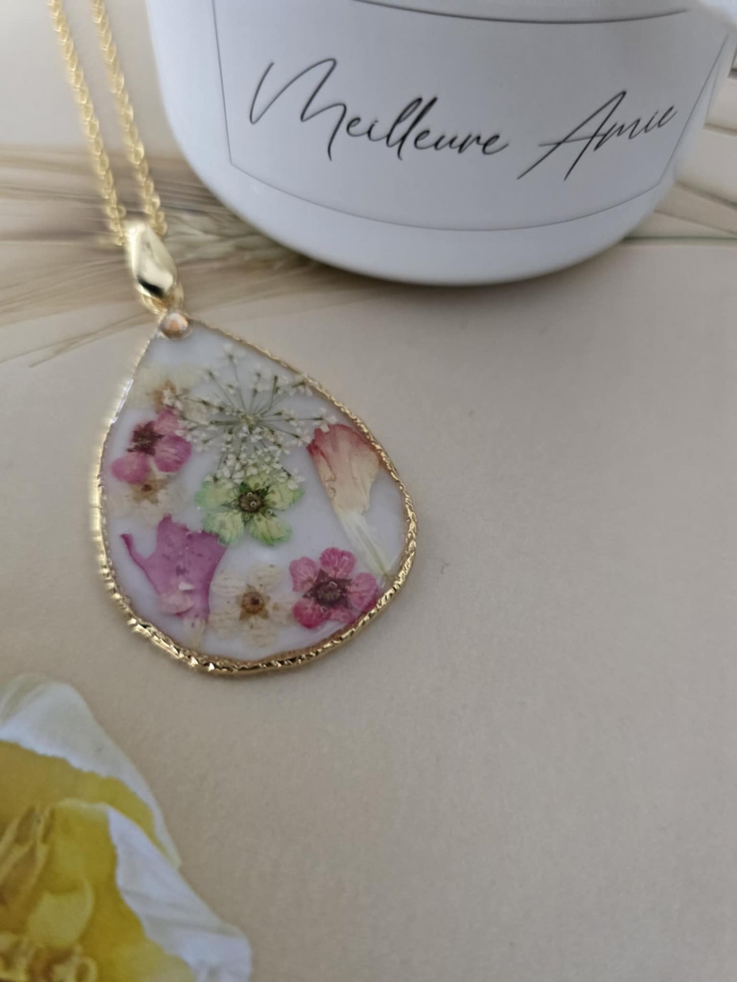 Pendentif goutte petite fleur