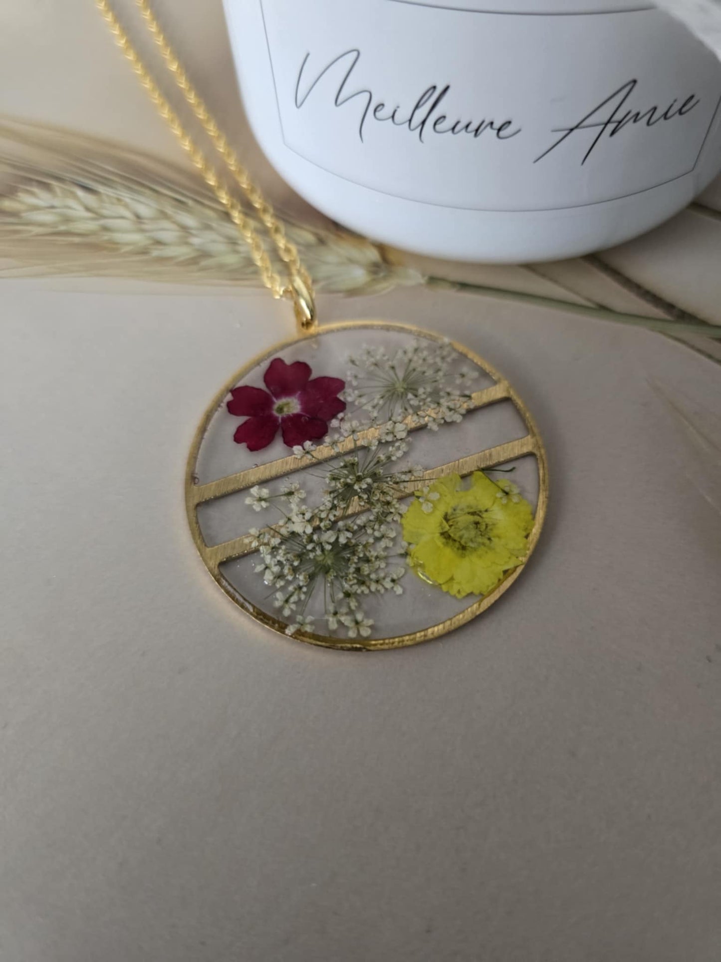Pendentif amical floral