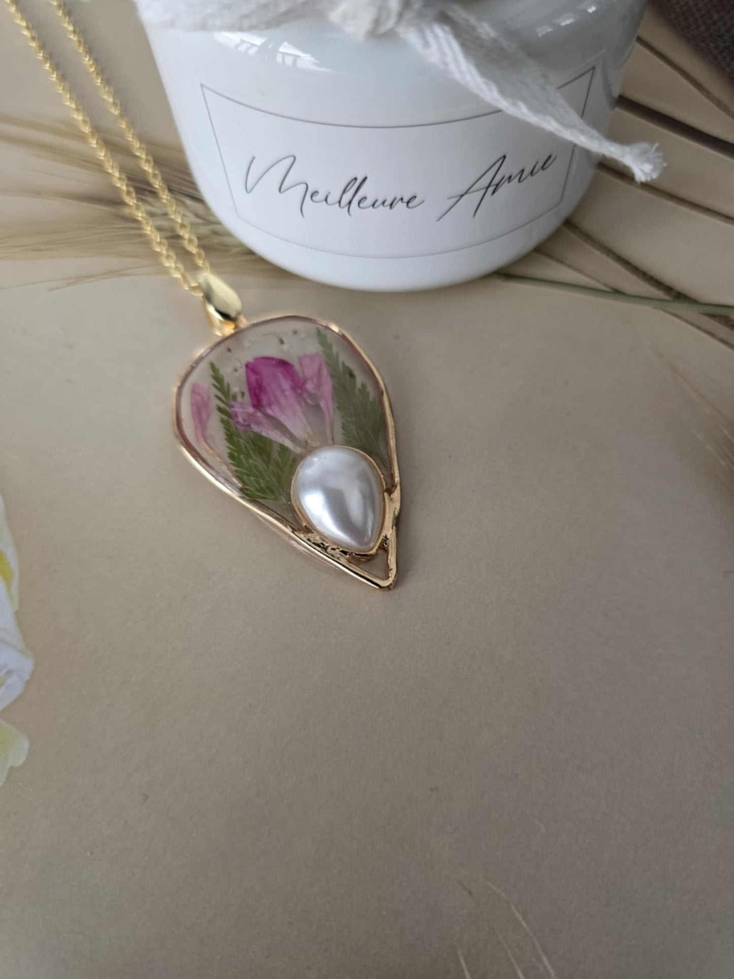 Pendentif floral avec perle de fantaisie