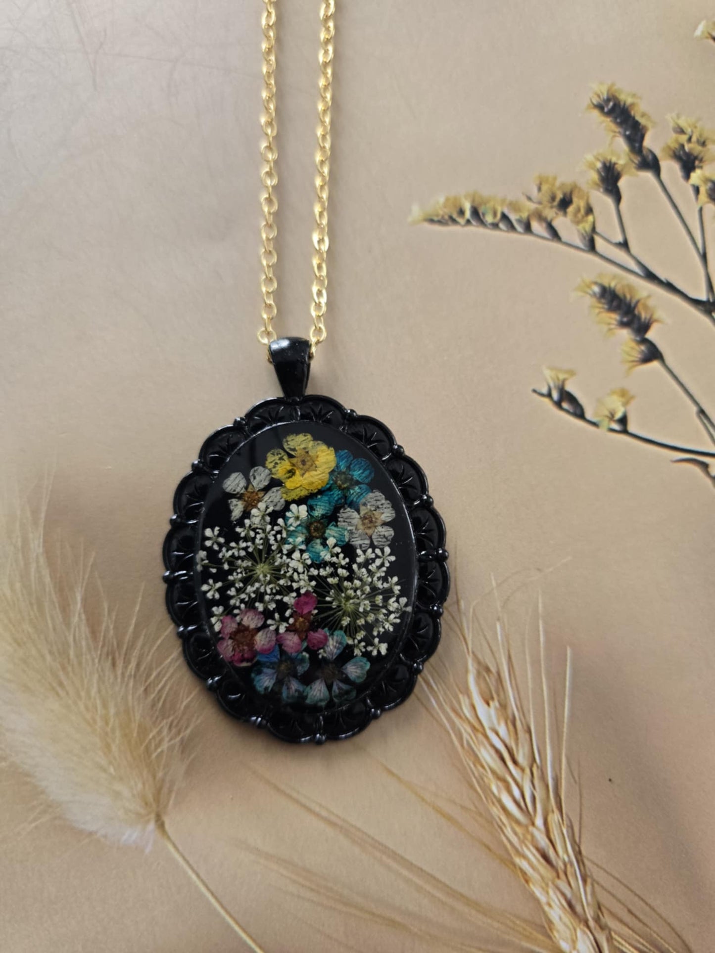Pendentif floral amical