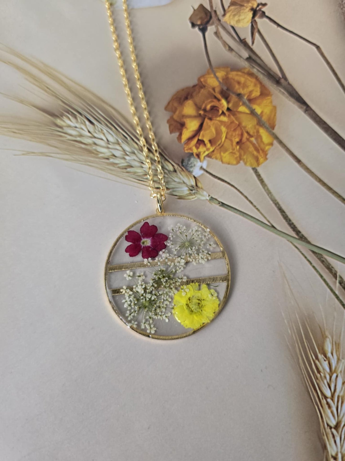 Pendentif amical floral
