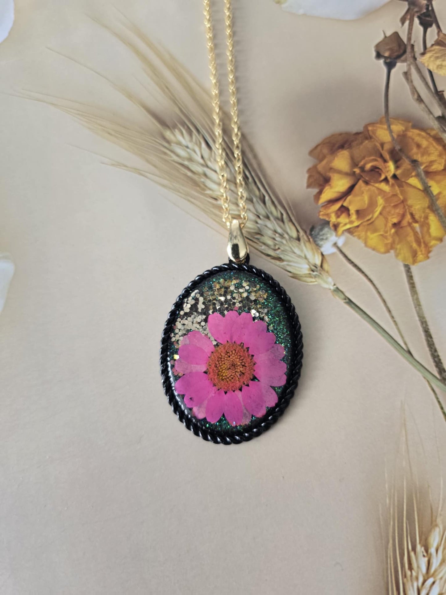 Pendentif marguerite rose