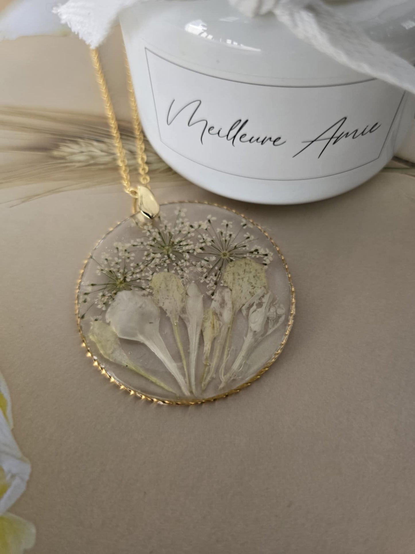 Pendentif floral exquis