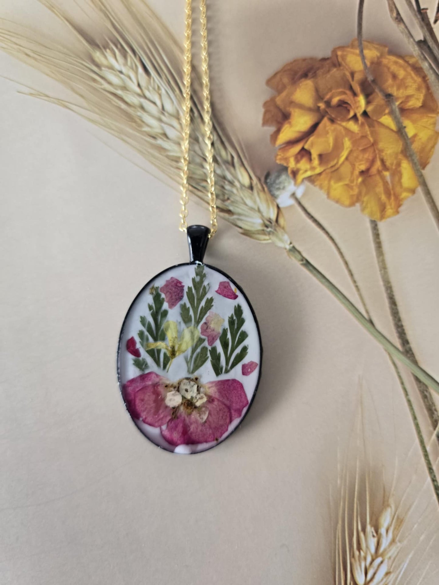 Pendentif rose floral