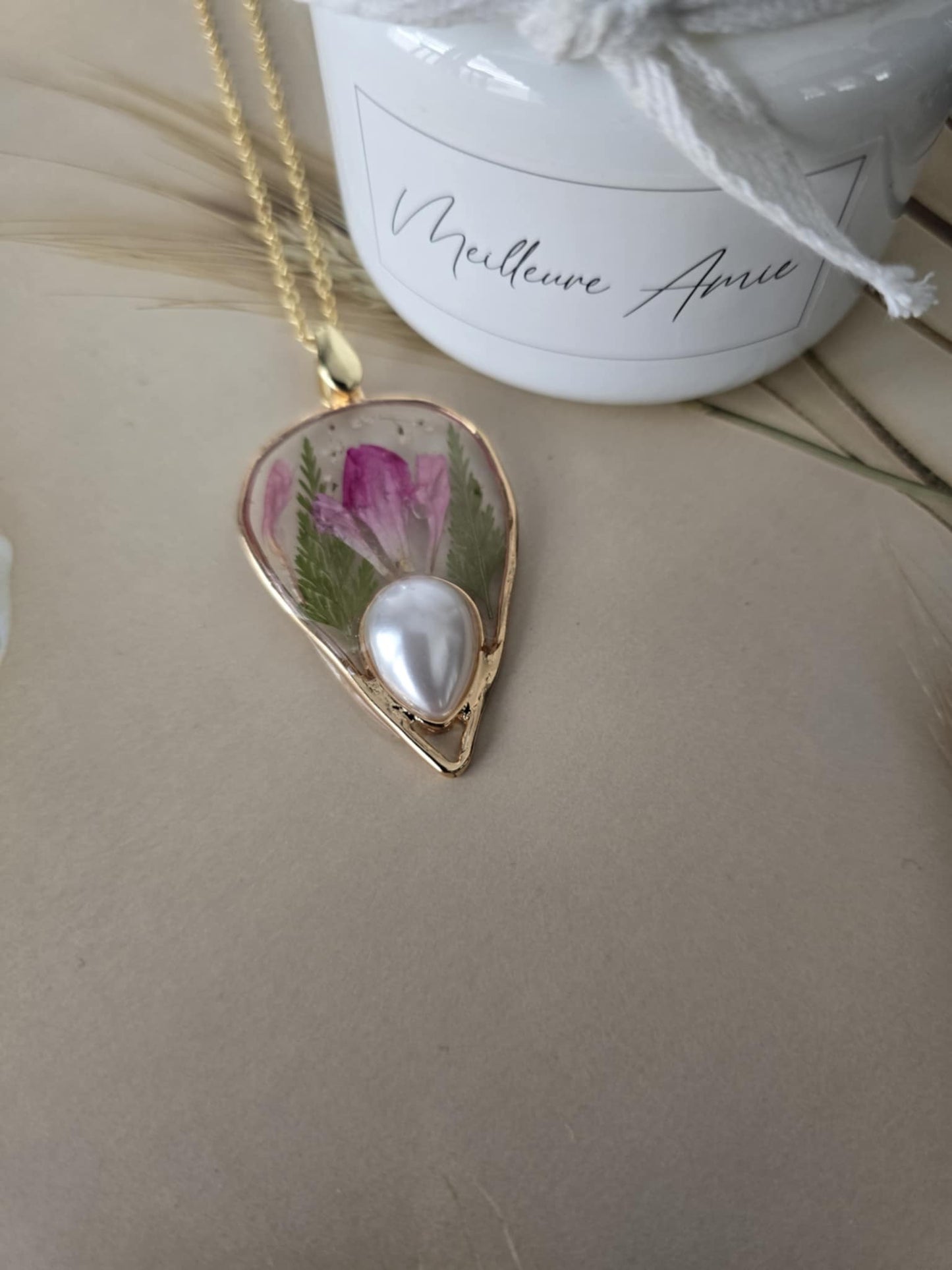 Pendentif floral avec perle de fantaisie