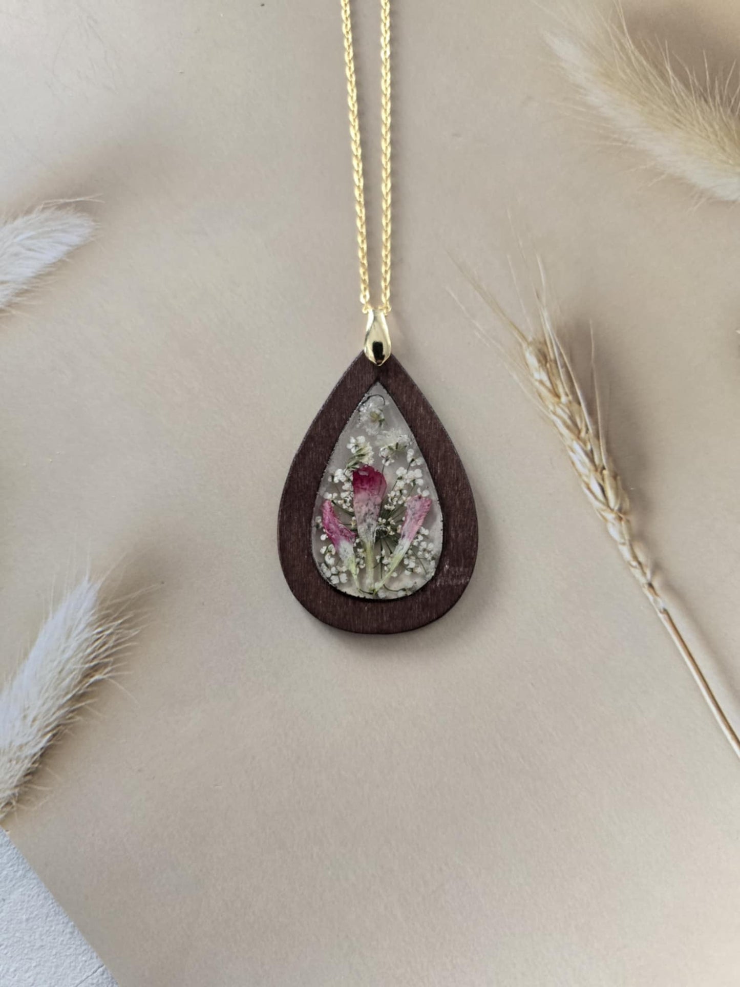 Pendentif boiserie floral