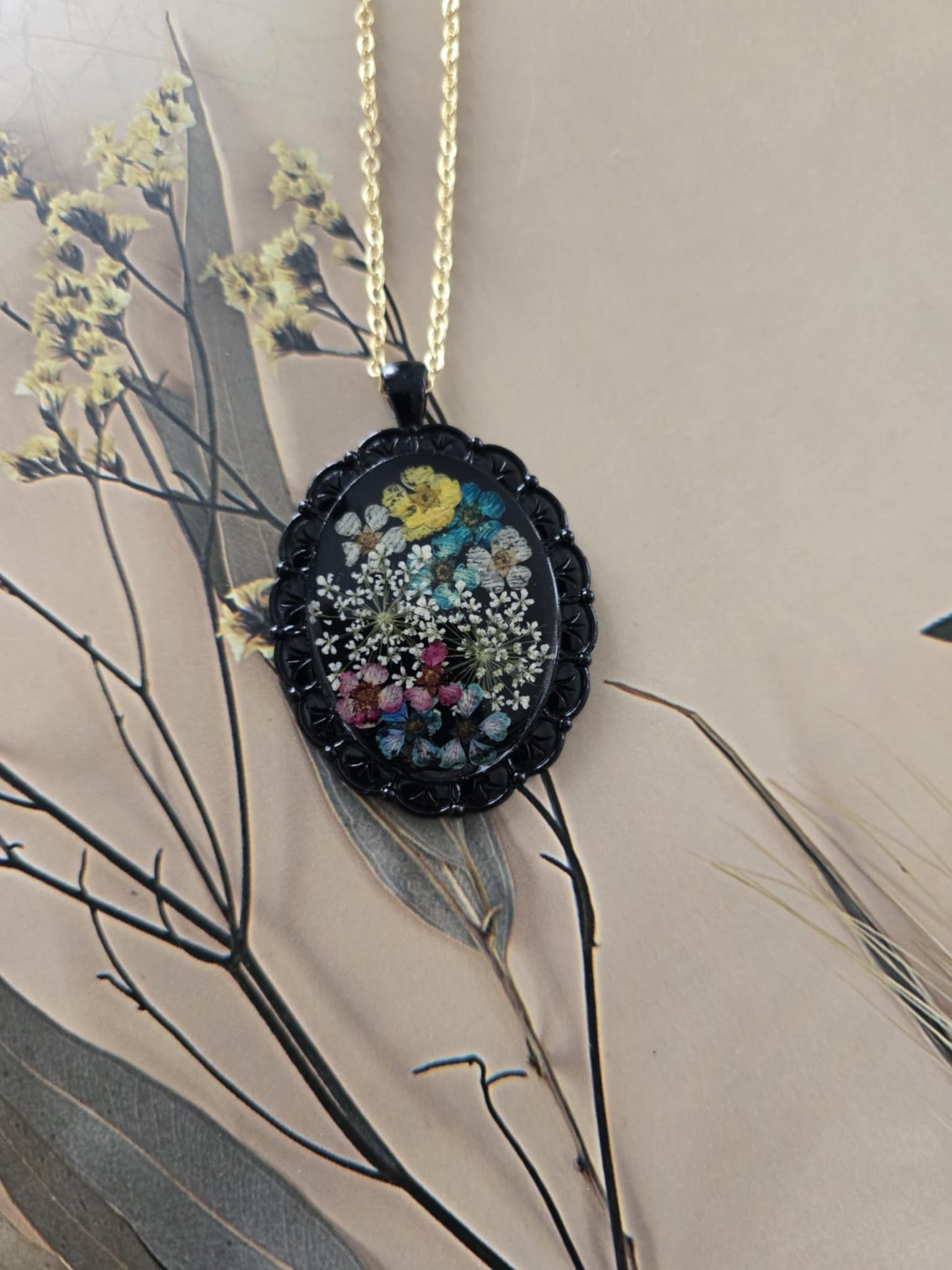 Pendentif floral amical