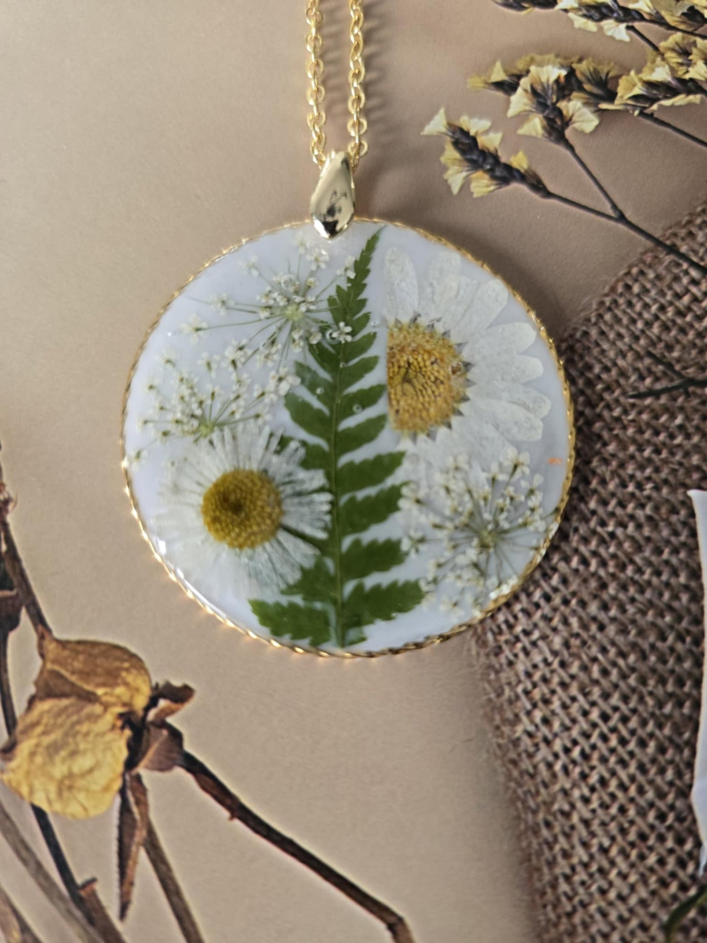 Pendentif feuillage de Marguerite
