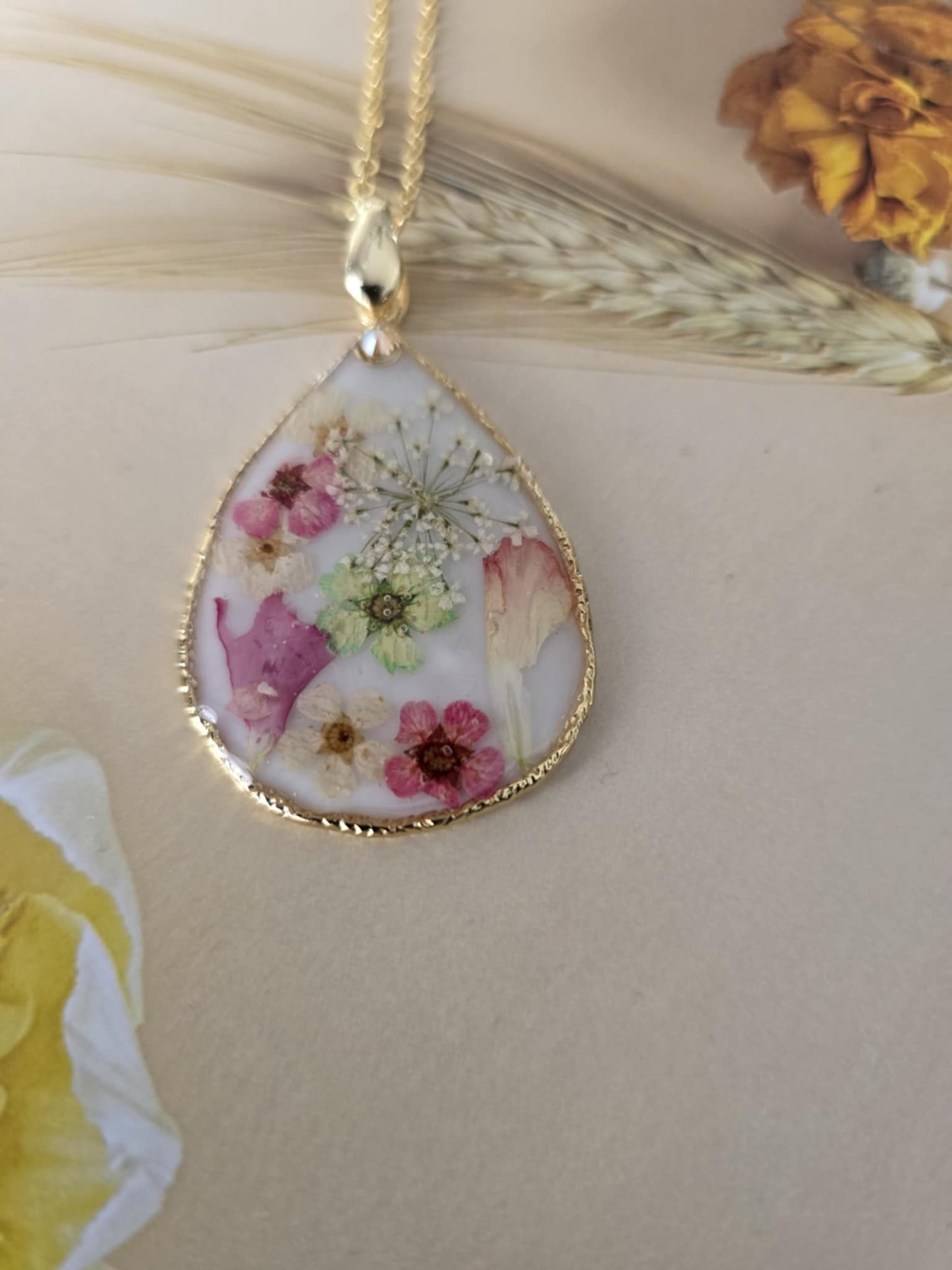 Pendentif goutte petite fleur