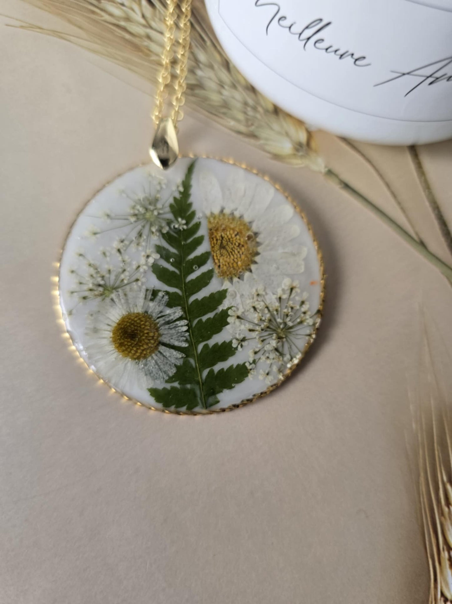 Pendentif feuillage de Marguerite