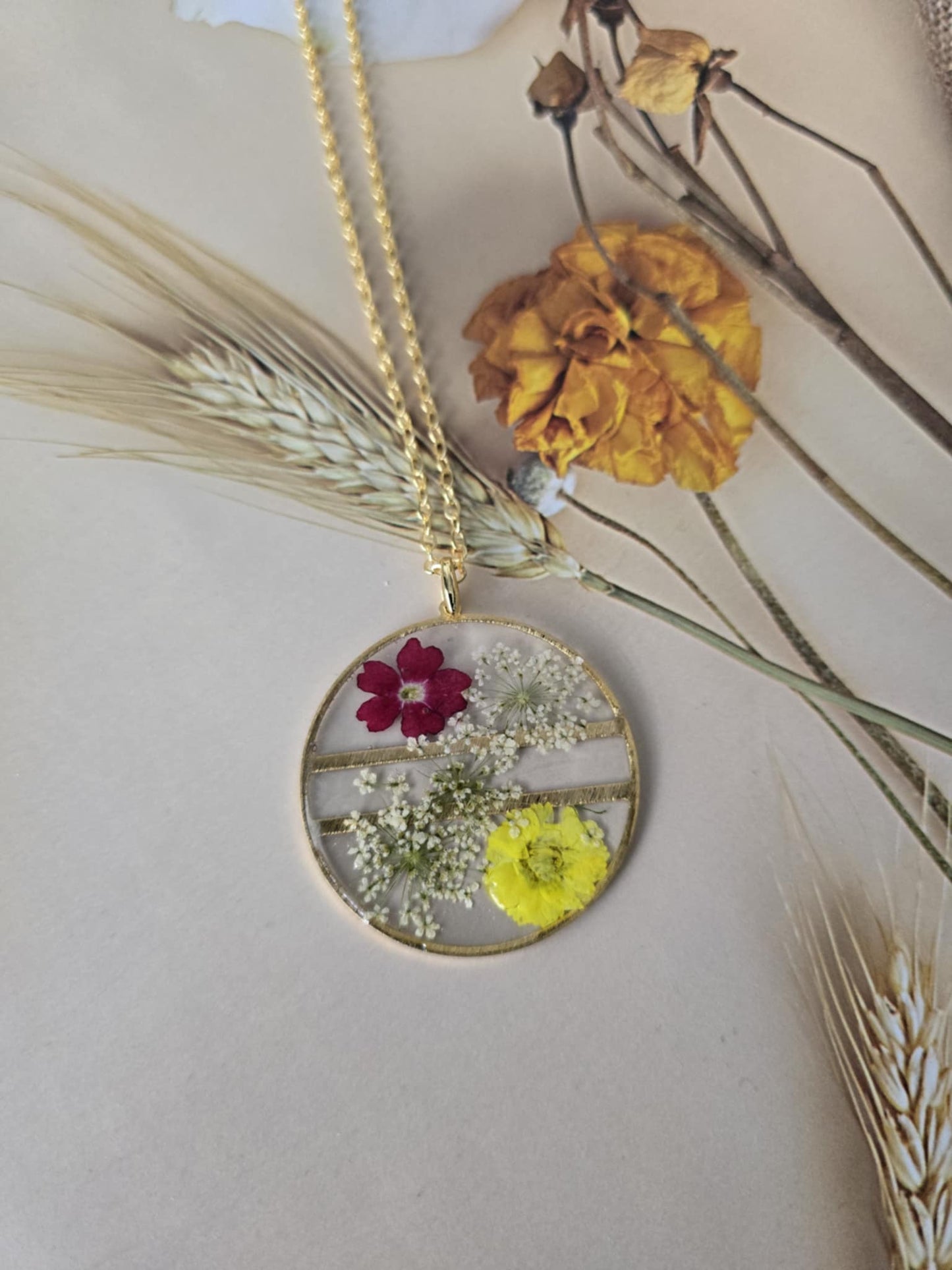 Pendentif amical floral