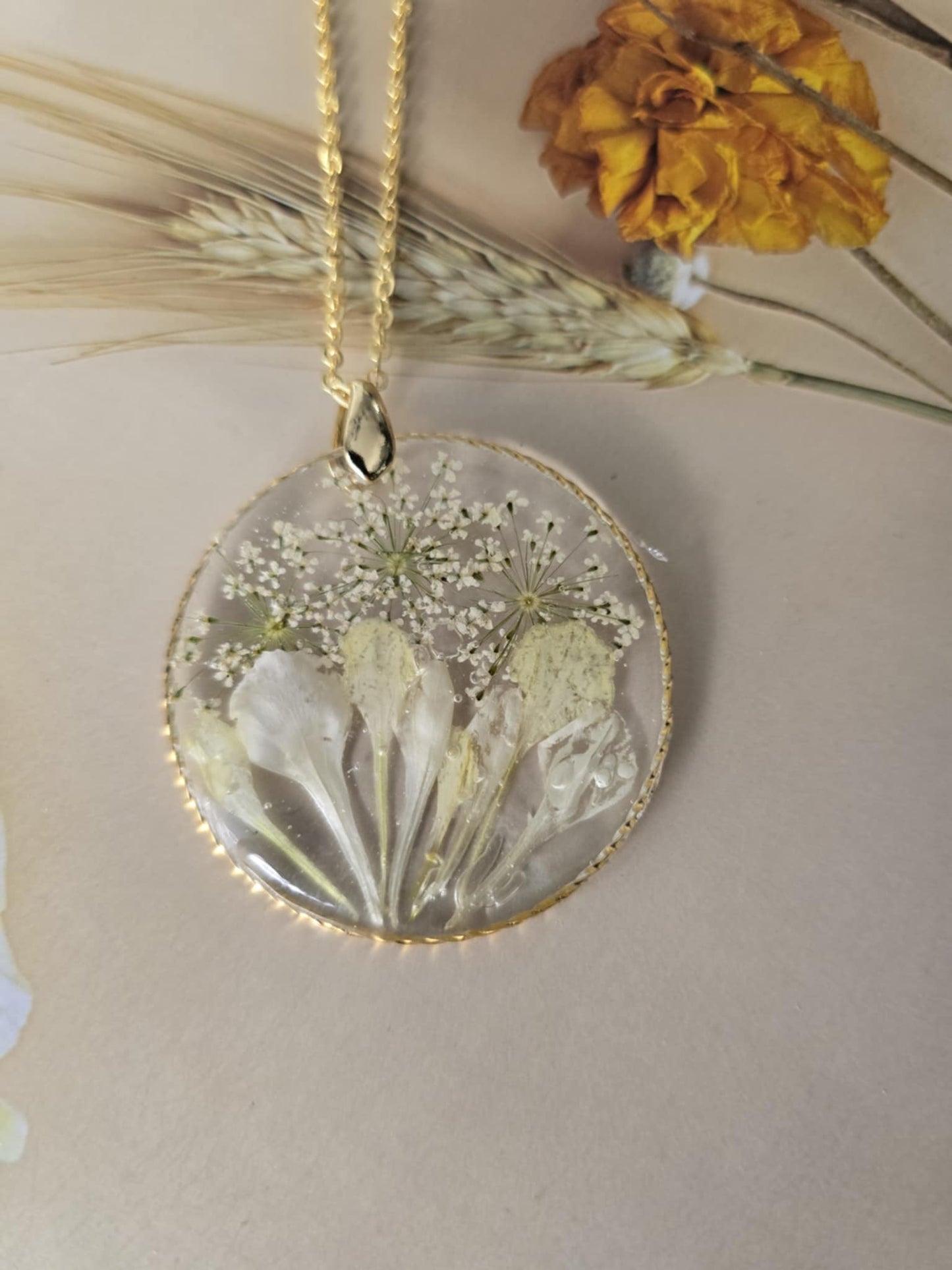 Pendentif floral exquis
